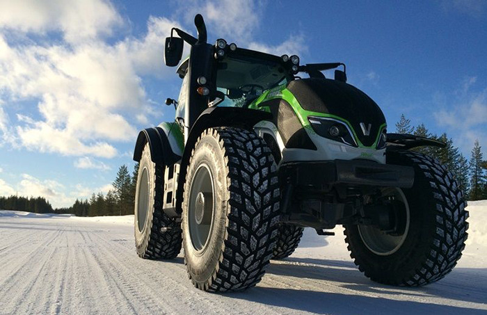 Nokian Tyres и Valtra установили новый мировой рекорд скорости на тракторе – 130,165 км/ч!